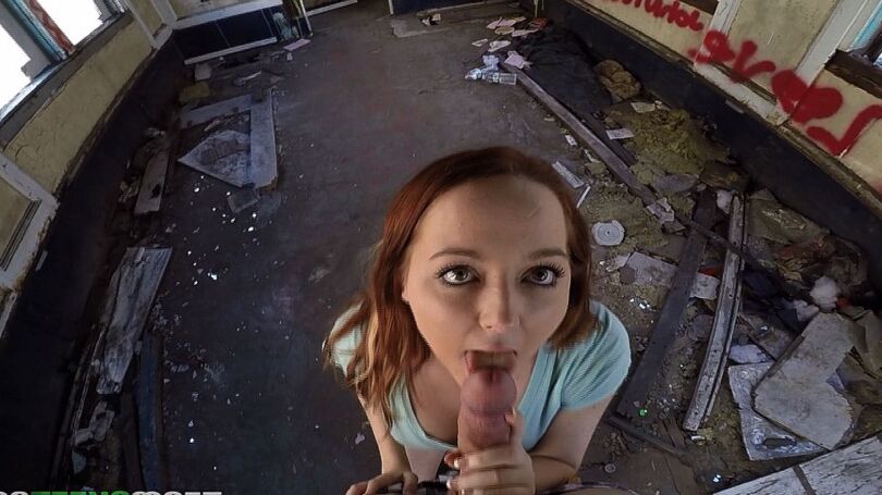 16P Ginger babe Leigh Rose chupa um pau, pega doggystyle e monta nele