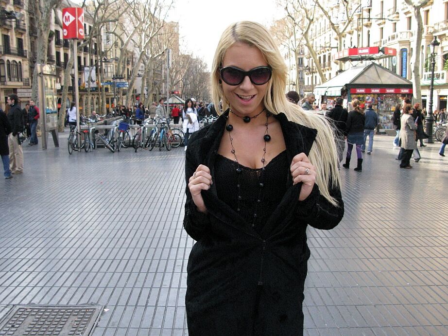 21P Миссия, задница возможна, Angelina Love