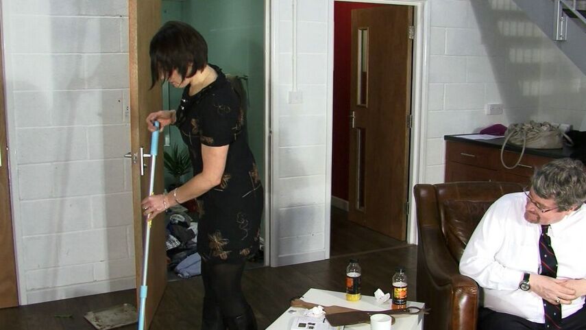 12P Spanking Online House in Disarray