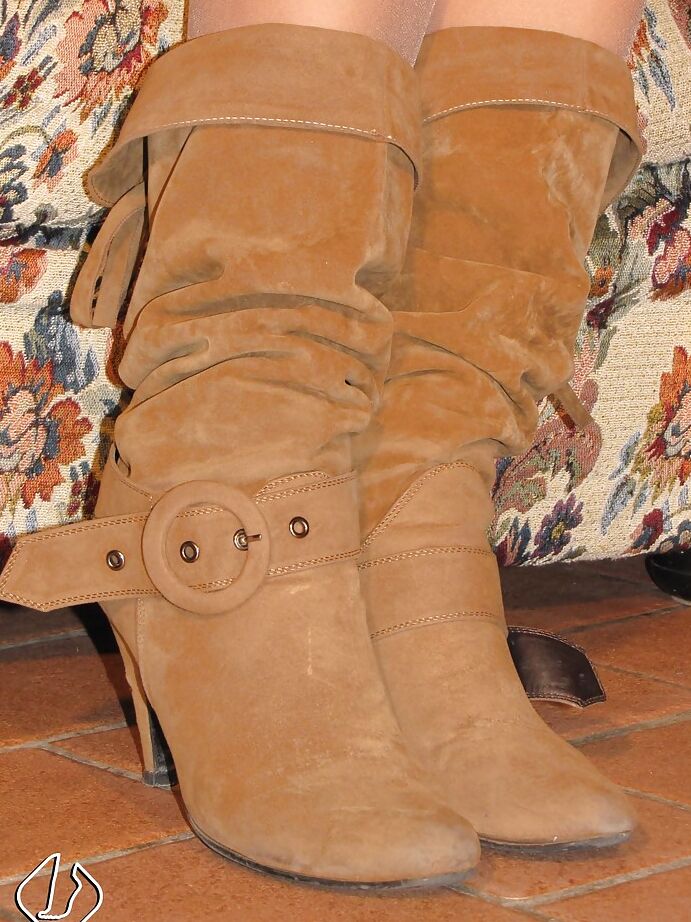 16P Impressionantes garotas com fetiche por pés Chiara e Imma mostrando sua meia-calça