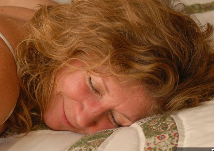 20P Sleeping older woman Devlynn wakes up to her hubby sucking on her toes