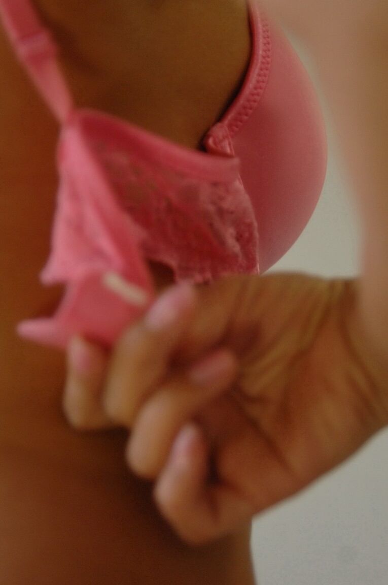 12P Várias belezas femininas exibem sua sexualidade feminina dentro e fora de casa
