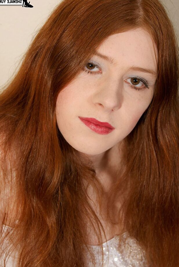 14P Grooby Girls Ruiva tranny gata