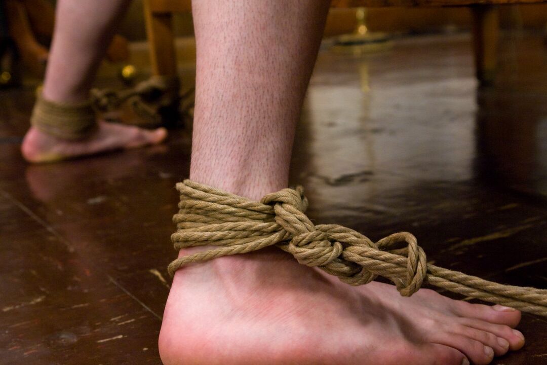 21P Men In Pain Kade, Madison Young