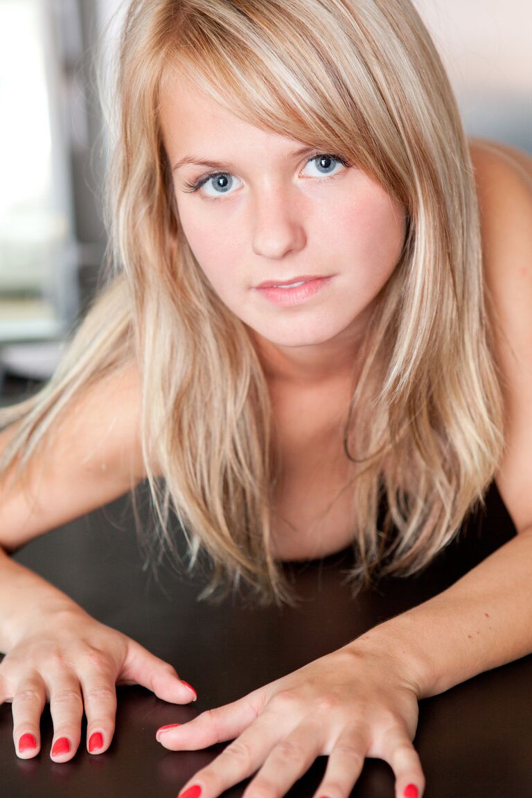 21P Errotica Archives Bella C