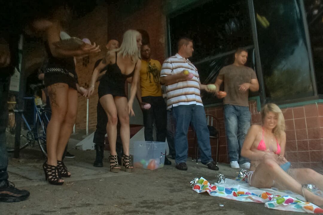 21P Public Disgrace Lorelei Lee, Mr. Pete, Zoey Monroe