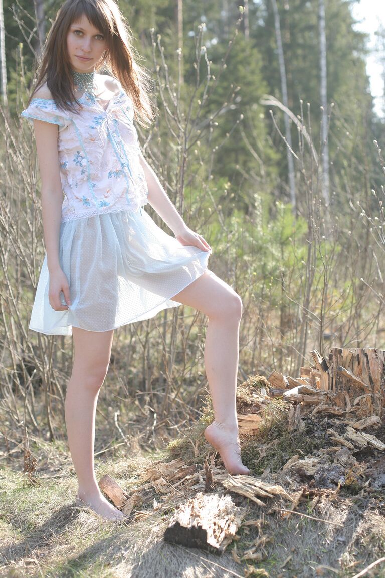 21P Met Art Lilly B