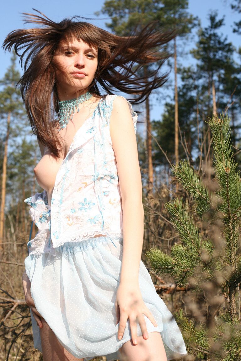 21P Met Art Lilly B