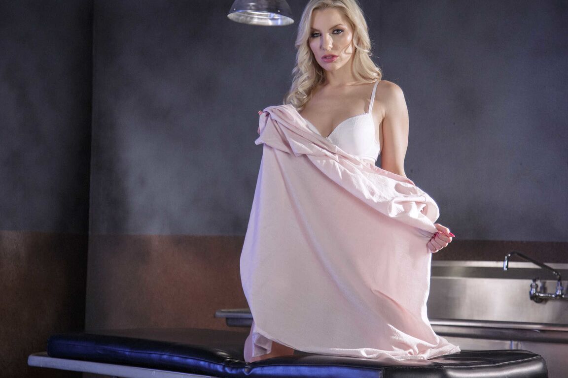 21P Doctor Aventuras Ashley Fires