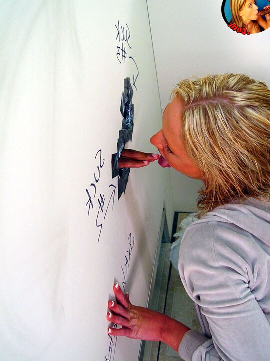 21P Blonde amateur Ashly Moore blows BBC after kneeling in front of the gloryhole