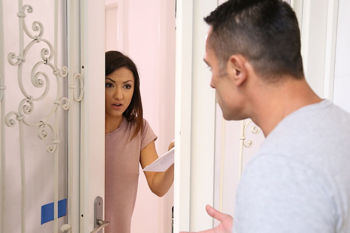 21P いたずらなハンガリー人レズビアンが際どいBGG三人組のためにスタッドを招待する