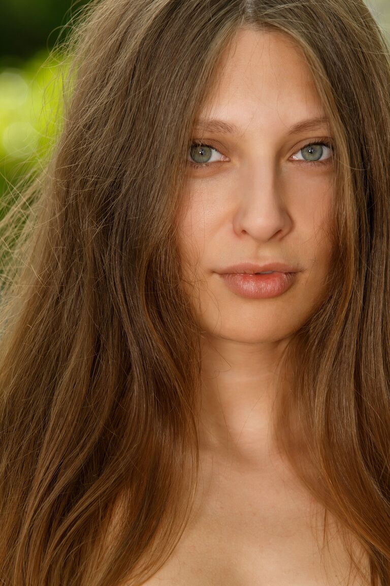 21P Met Art Talia Menta