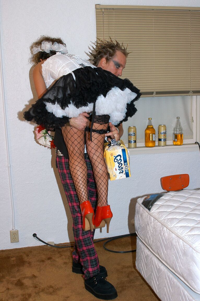21P Tipsy Sienna West in fishnets sucks cock & gets her pussy rammed on a mattress