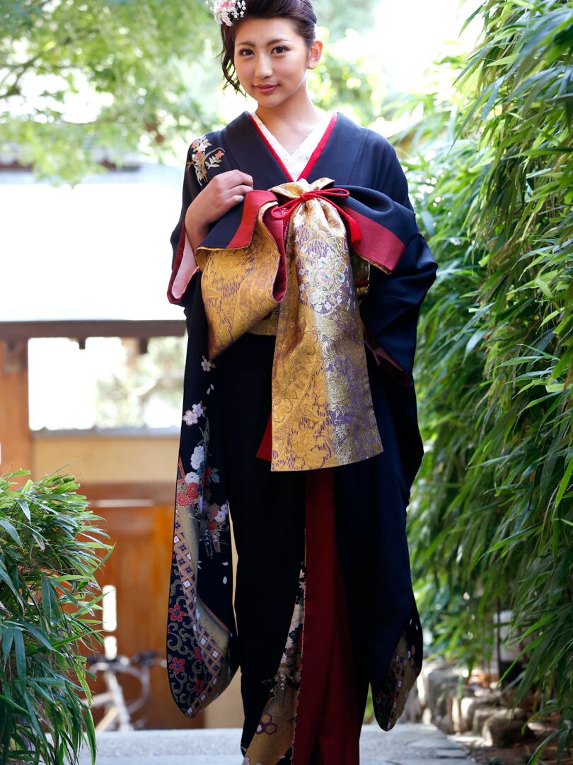 21P セクシーなアジアの美女白鳥ゆなが着物を脱ぎ捨てておいしいボンデージに乗ります