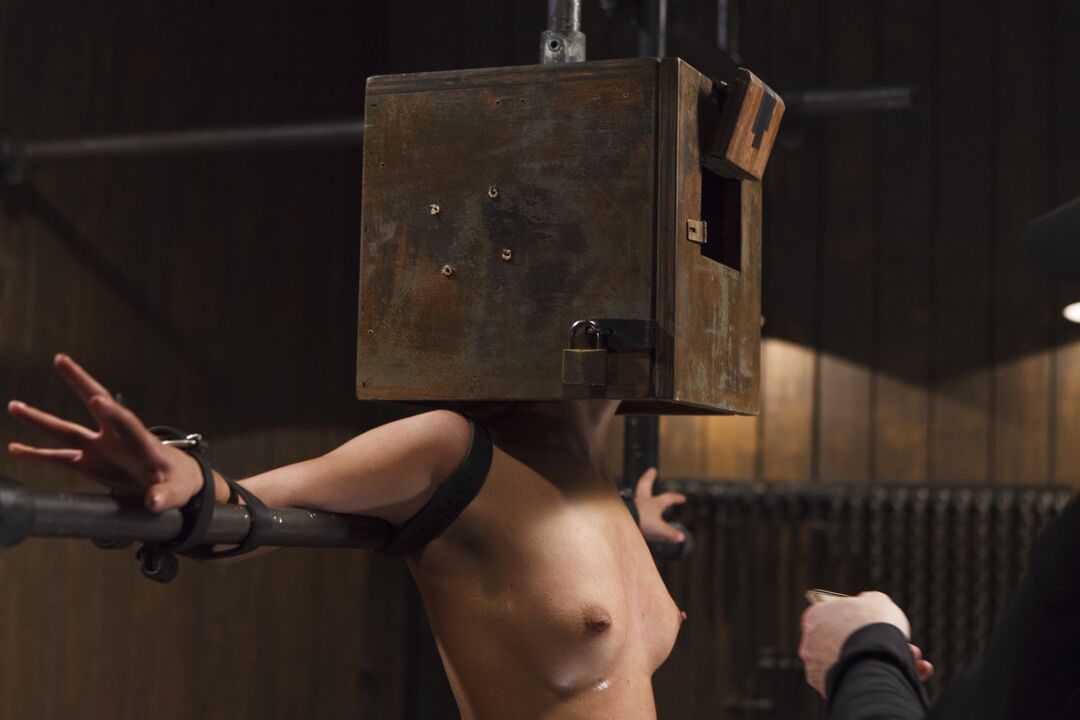 Dispositivo 21P Bondage Liv Aguilera