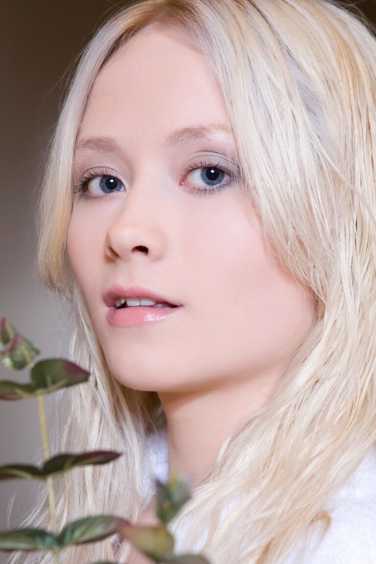 21P Erotic Beauty Elizee A