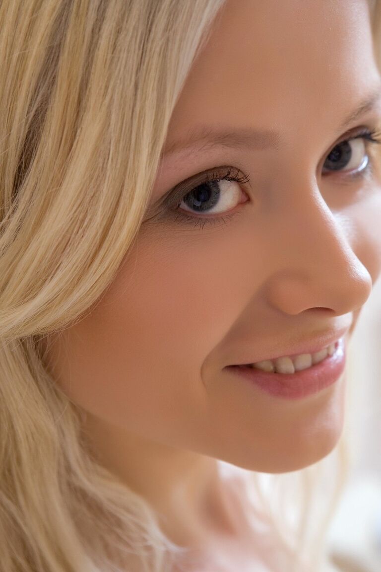 21P Erotic Beauty Elizee A