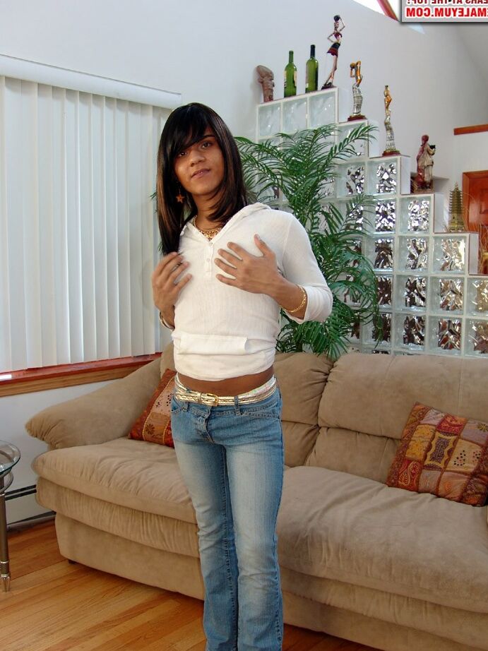 16P Meninas Grooby Evette