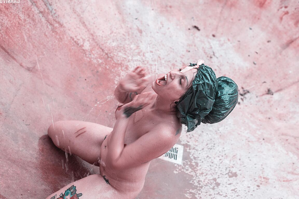 16P PHOTOSET Pee fetish Space kitty get covered in piss Fetish,Peeing,Squirting