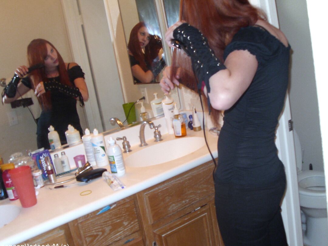 16P Nicci behind scenes from her shooting