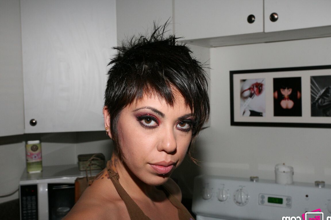 Fotos porno 21P Satine Phoenix, Soma Snakeoil