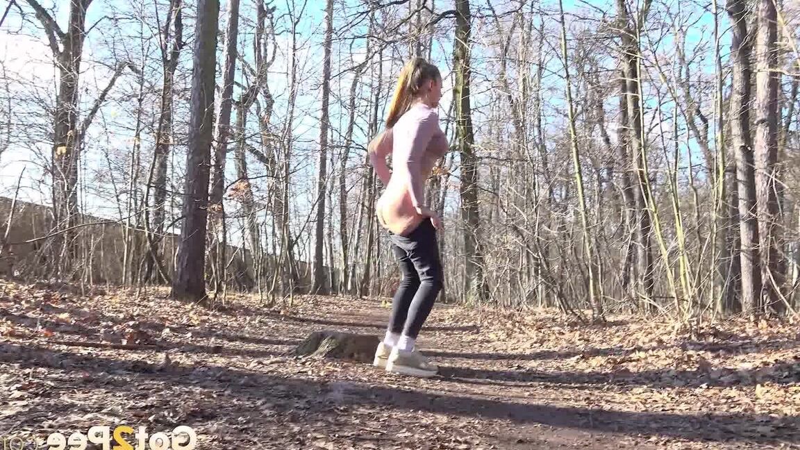 15P Gorgeous European squats in the woods to piss