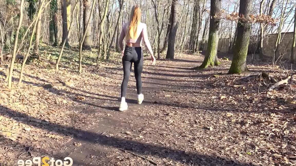 15P Gorgeous European squats in the woods to piss