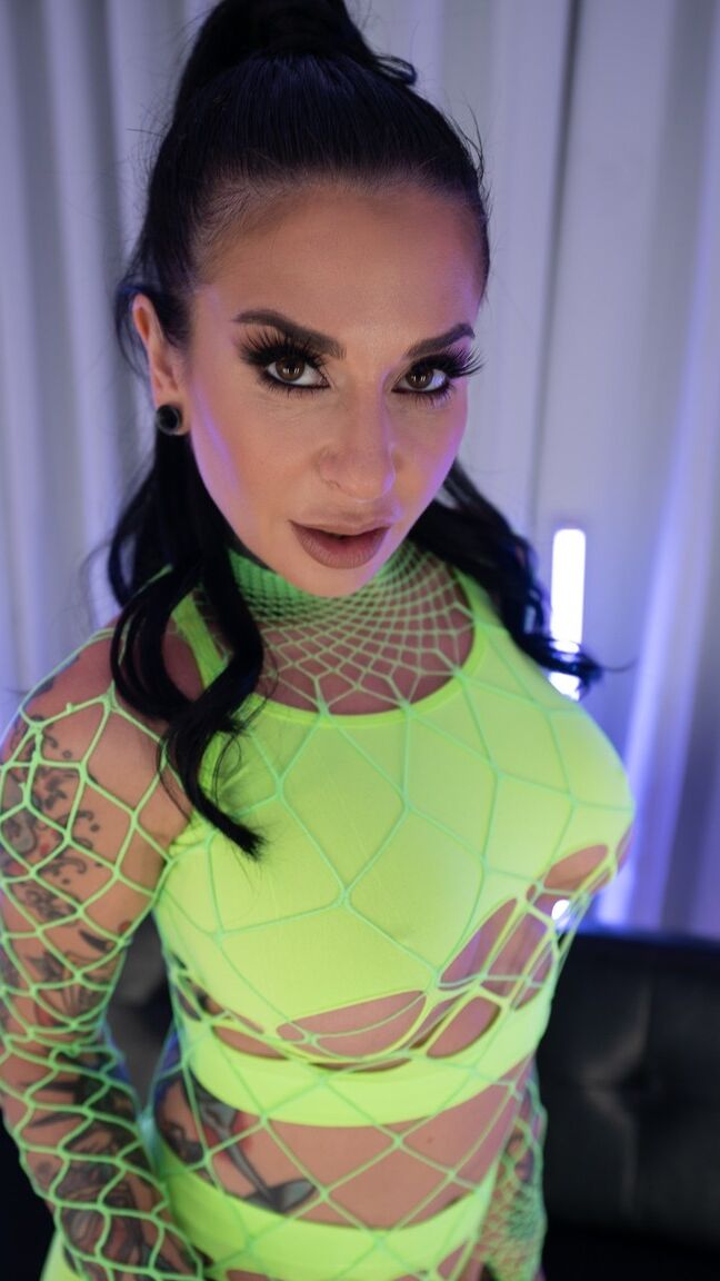 21P Ange maléfique Adira Allure, Joanna Angel, Michael Stefano