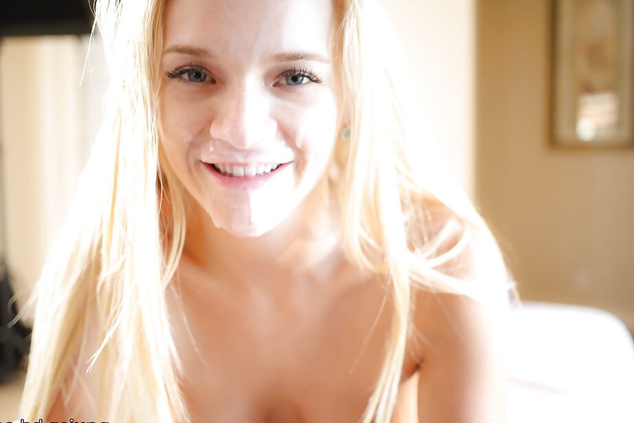 16P Alluring bleached beauty Addison Avery is getting sperm in her mouth
