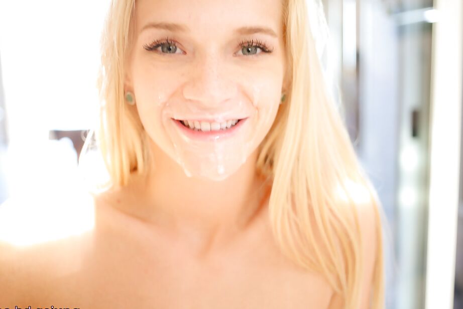16P Alluring bleached beauty Addison Avery is getting sperm in her mouth