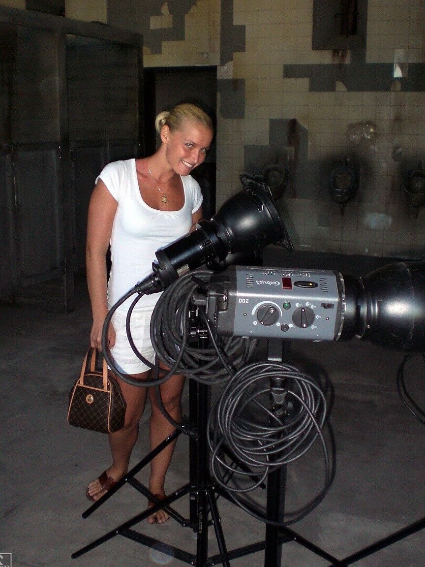 17P Behind the scenes BDSM action with blonde mistress and submissive chick