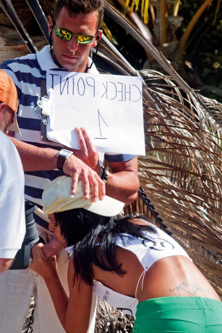 14P Horny runners pause on the beach for a refreshing ass sport orgy break