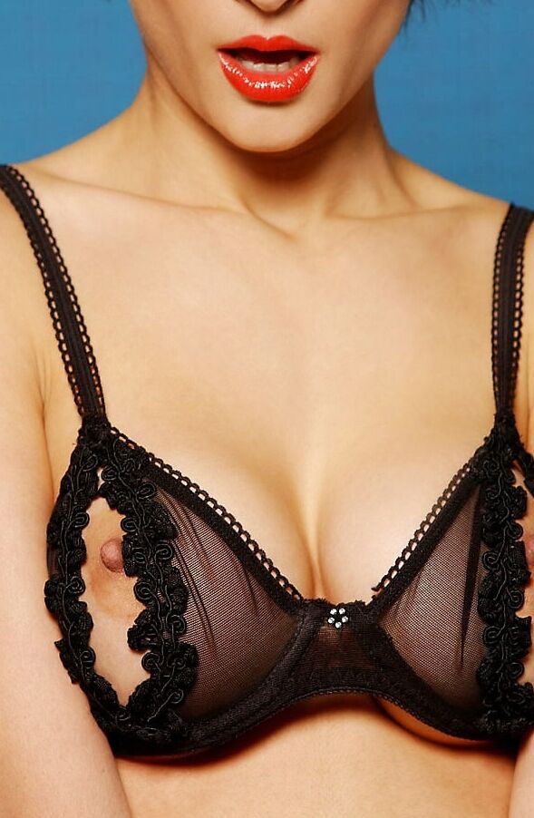 14P Escena de pose en primer plano de la hermosa estrella porno Gavina Head