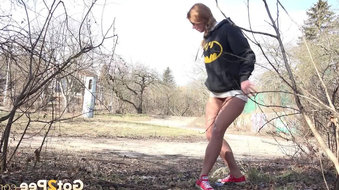 15P Chrissy Fox needs to relieve her piss desperation