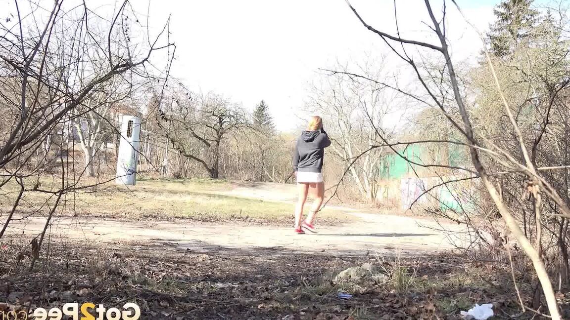 15P Chrissy Fox needs to relieve her piss desperation