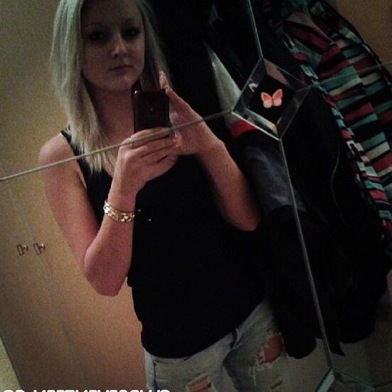 18P Clube Dezessete Katy E