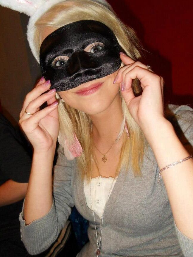 18P Clube Dezessete Katy E