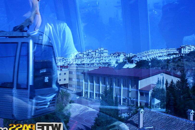 16P Leila, une fille mince, participe à des actes sexuels faits maison en POV avec son ami