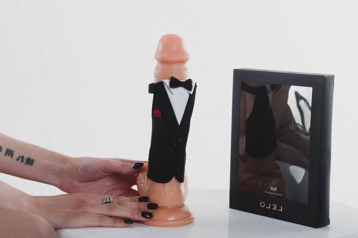 19P Little European model in a bikini Yukikon unboxing her new dildo