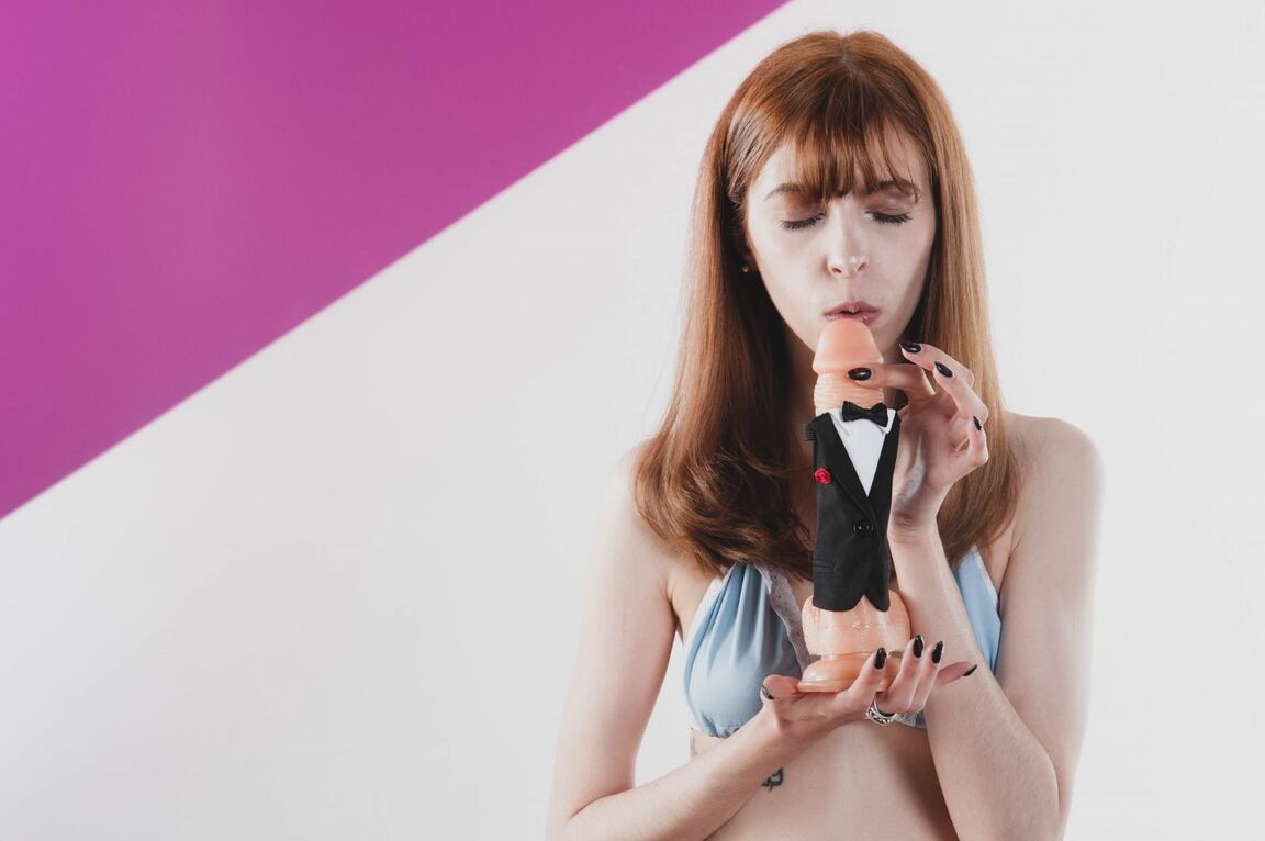 19P Little European model in a bikini Yukikon unboxing her new dildo