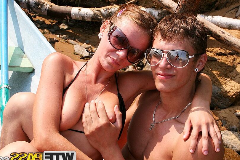 16P College students partake in group sex while spending the day at the water
