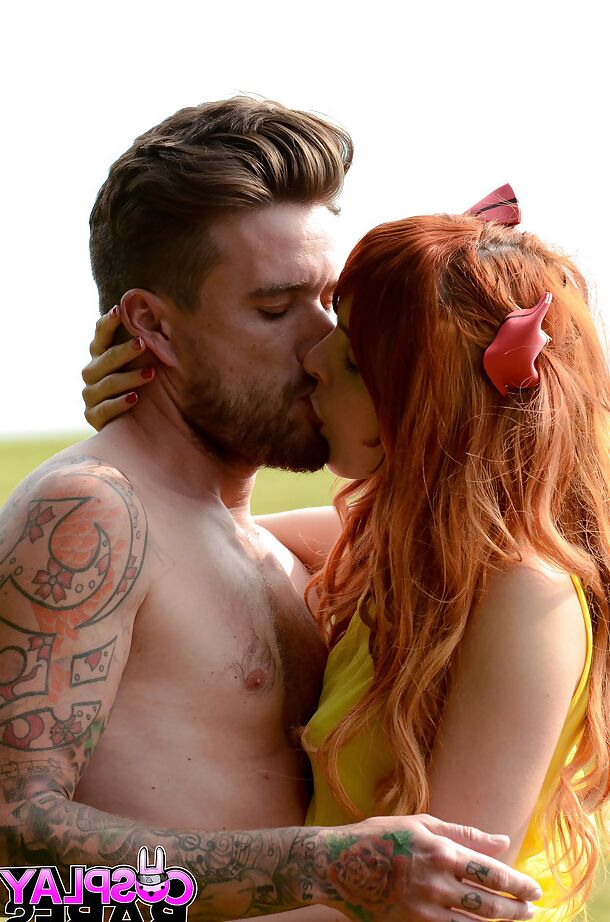 16P Cum escorre pelo queixo de uma adolescente ruiva chamada Amarna Miller