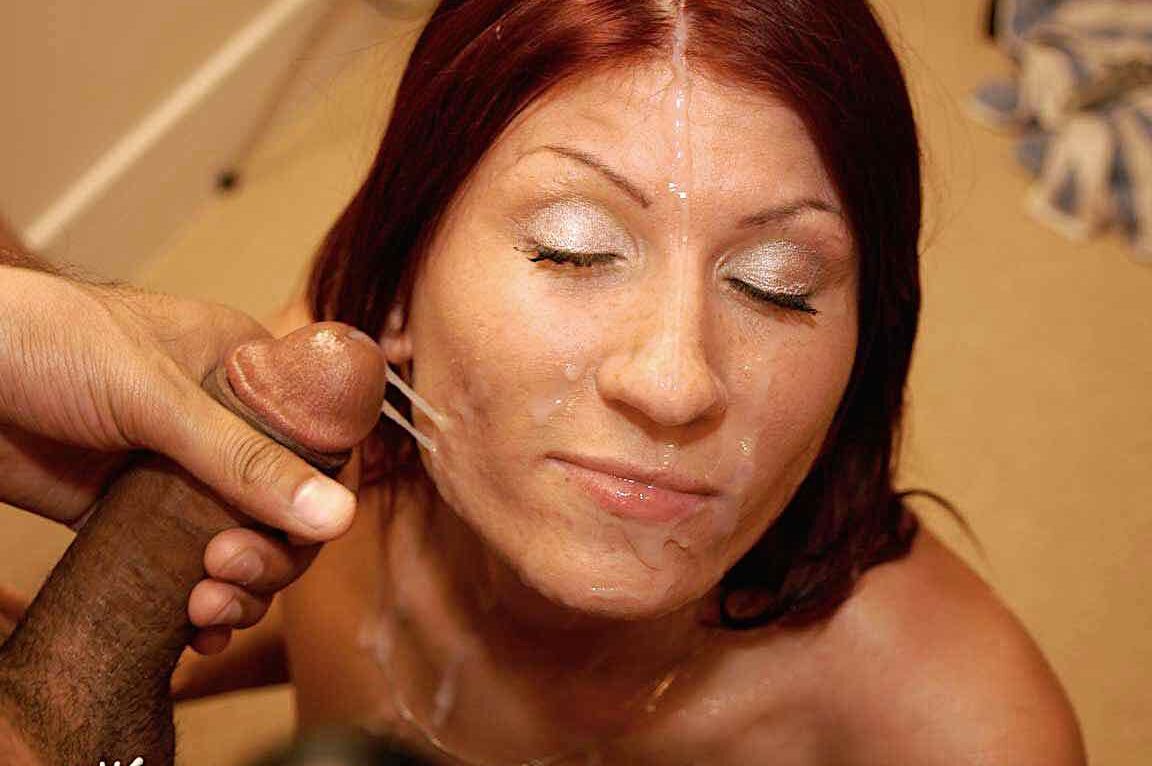 15P A vagabunda ruiva Anastasia leva inúmeras gozadas faciais em uma festa de bukkake