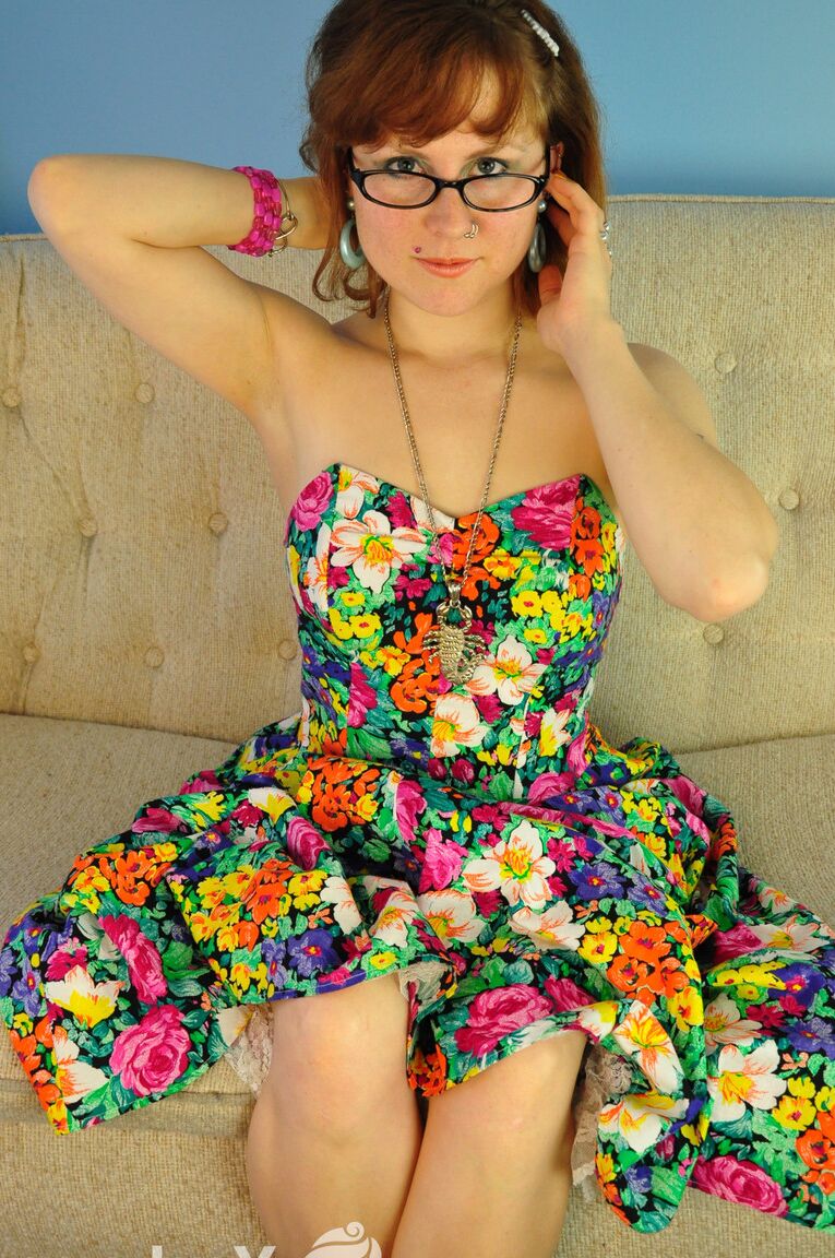 15P Redheaded first timer keeps her glasses on while showing her naked pussy