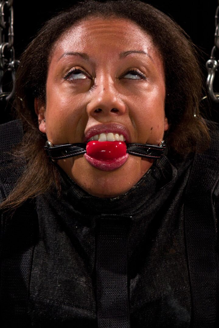 21P Device Bondage Alexa Cruz