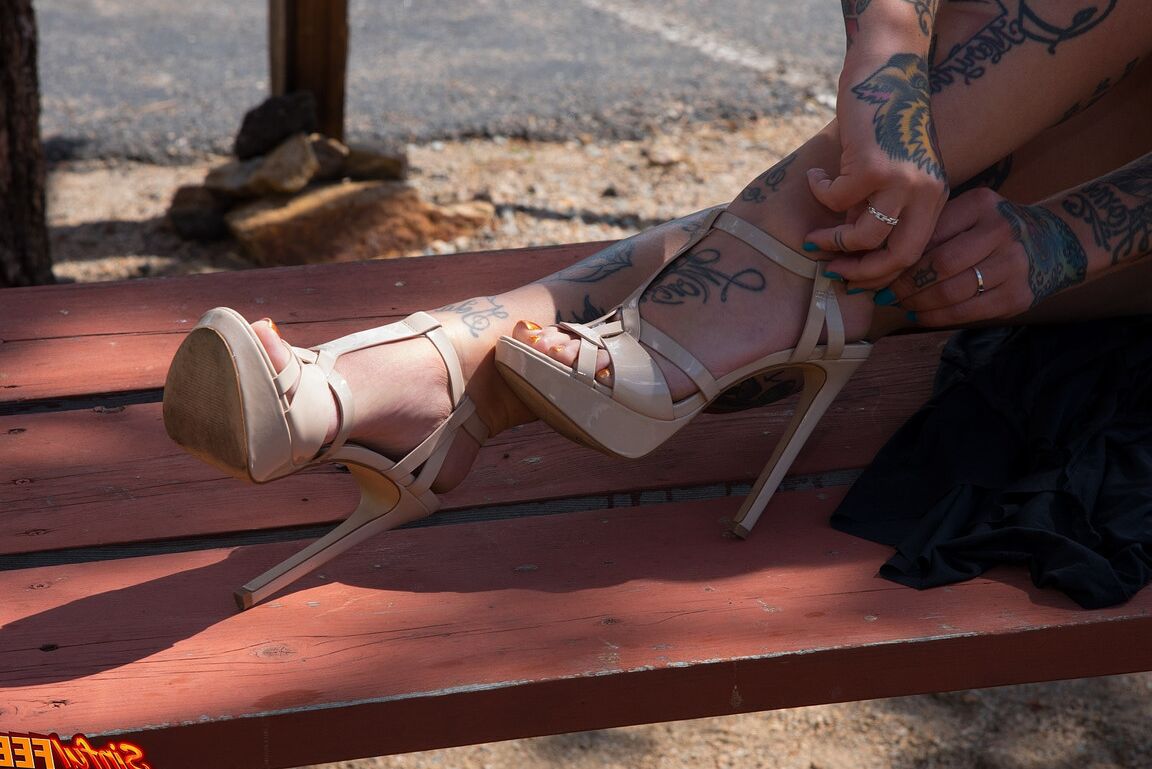 21P Sinful Feet Quinn Carter