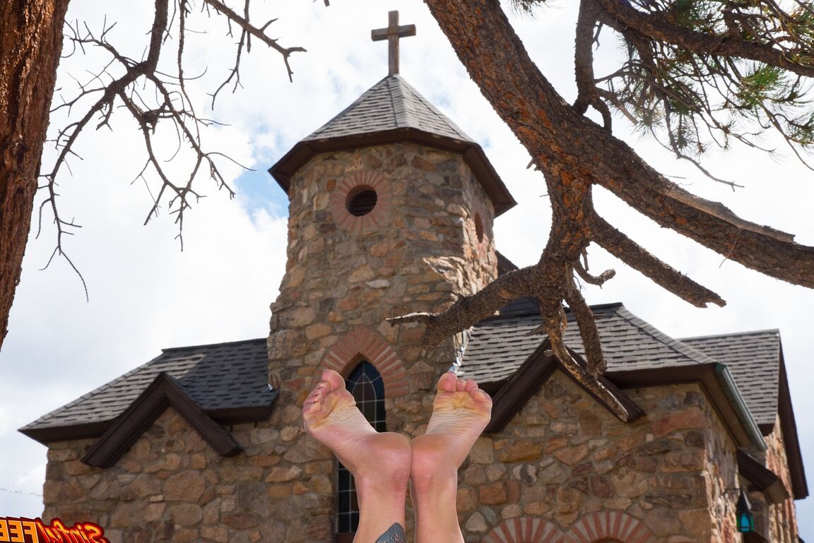 21P Sinful Feet Quinn Carter