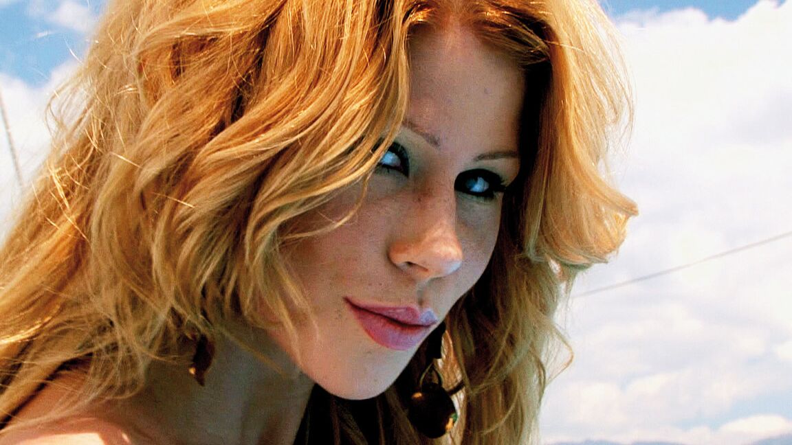 14P-Pornostar Brooklyn Lee und sein Freund ficken nackt auf dem Kreuzfahrtschiff