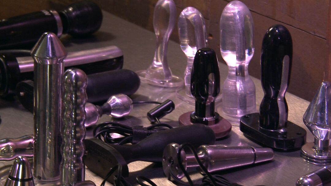 17P Pain slut Ingrid Mouth gets wired up for shocking electrical play