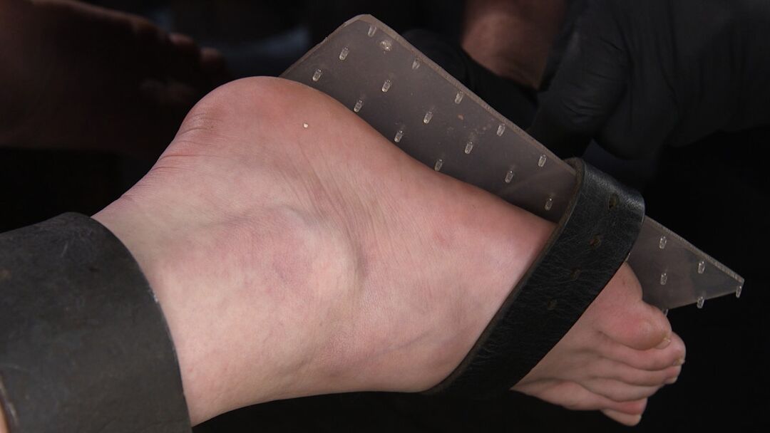 20P Device Bondage Lacy Lennon